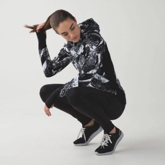 Lululemon scuba hoodie static mist, size 12. - Picture 4 of 6